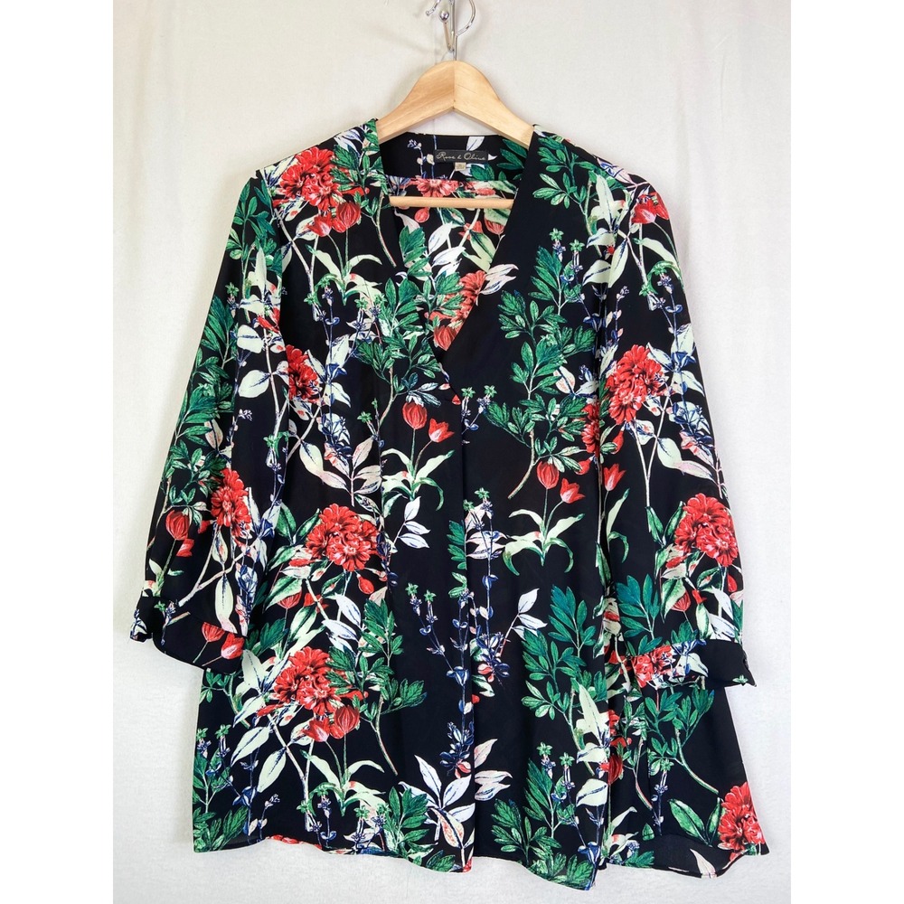 Rose & Olive 3/4 Sleeve Blouse Women XL Black Red Floral V-Neck Top